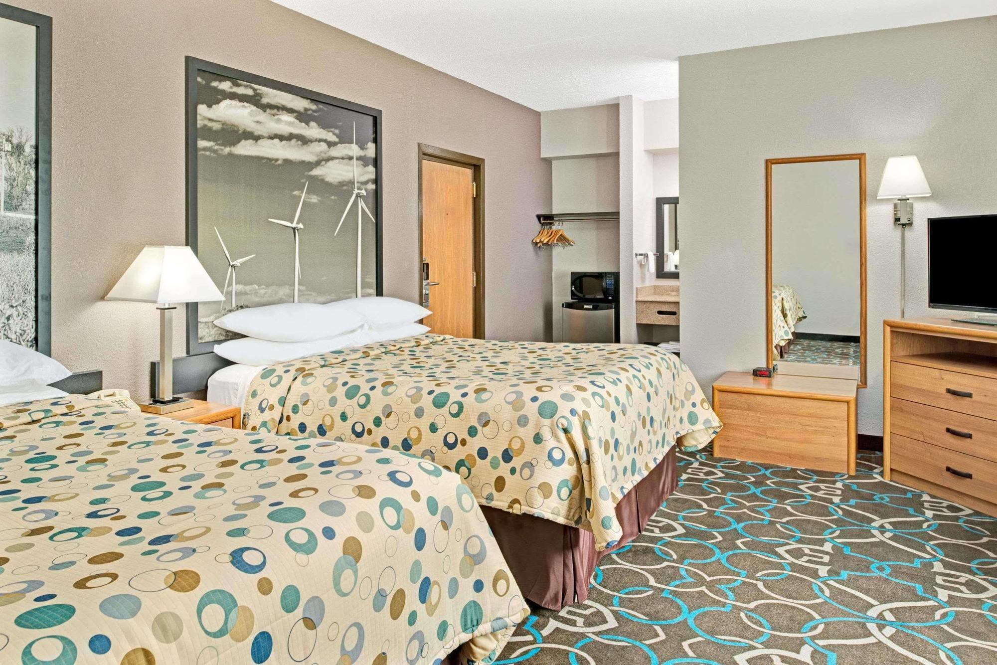 Super 8 By Wyndham Walnut Exterior foto