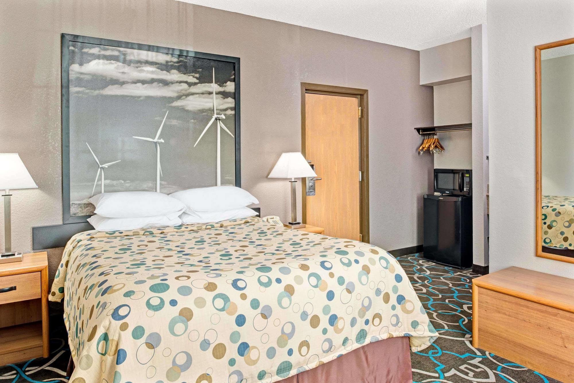 Super 8 By Wyndham Walnut Exterior foto